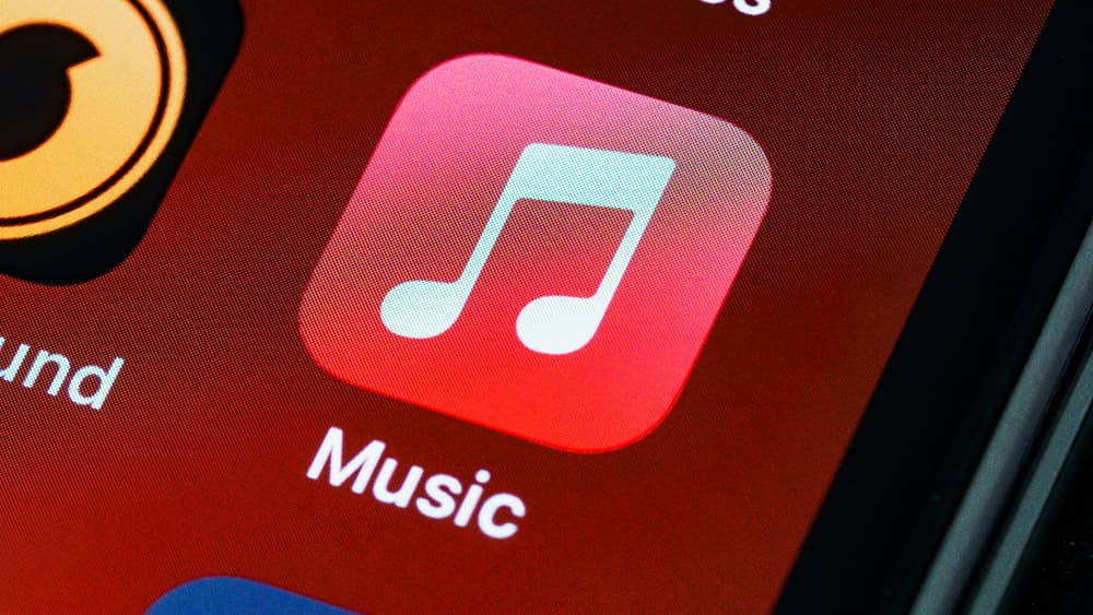 Apple Democratizes Mixing for Everyday DJs, Lowering Barrier of Entry with Integrated Tech